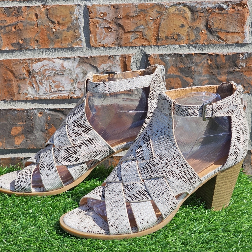 L4L Caged Peep Toe Bootie Sandal Grey White Faux Snakeskin Stacked Heel Size 9